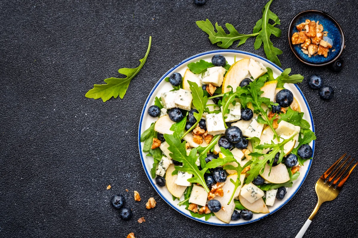 Birnensalat mit Blauschimmelkäse und Walnüssen