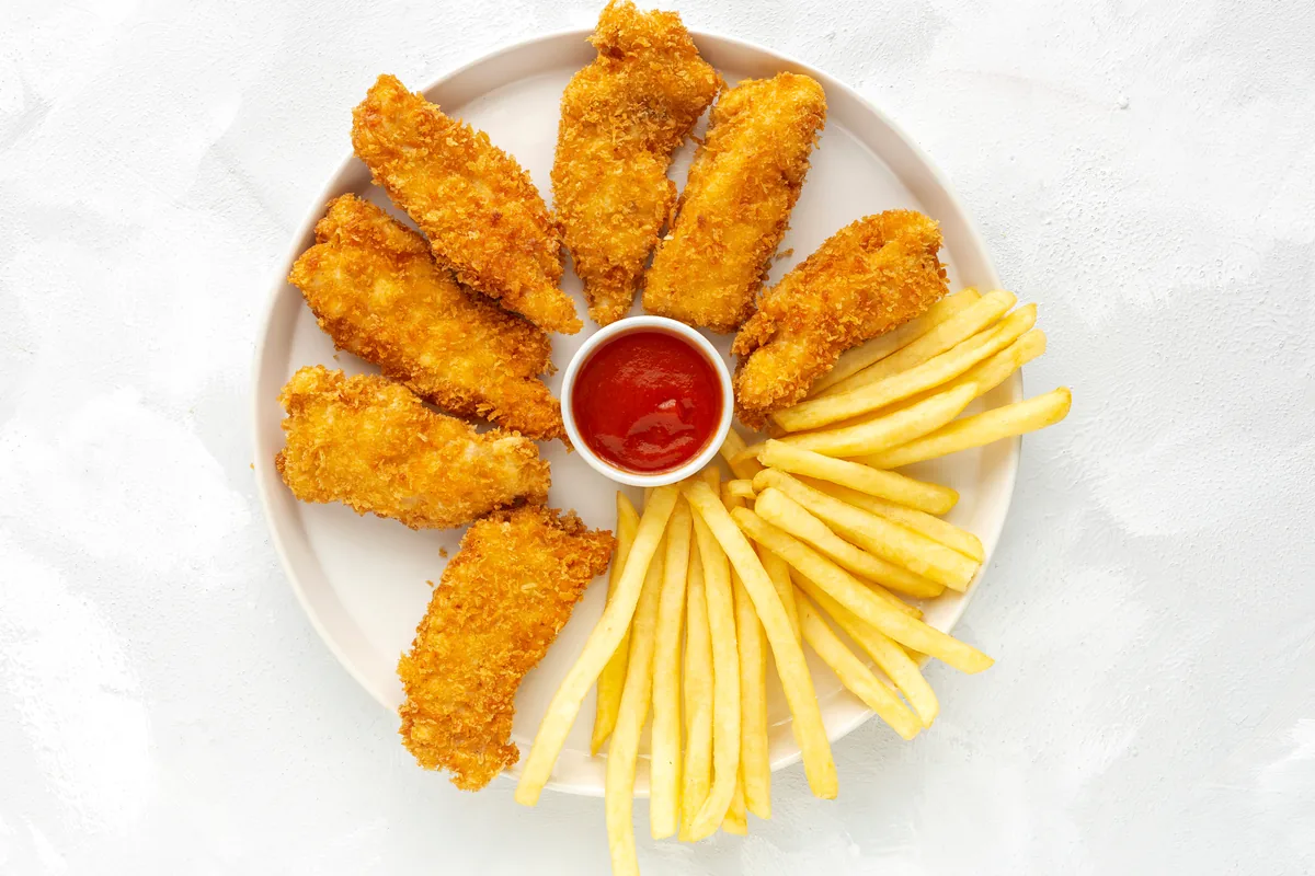 Chicken Nuggets mit Ofenpommes
