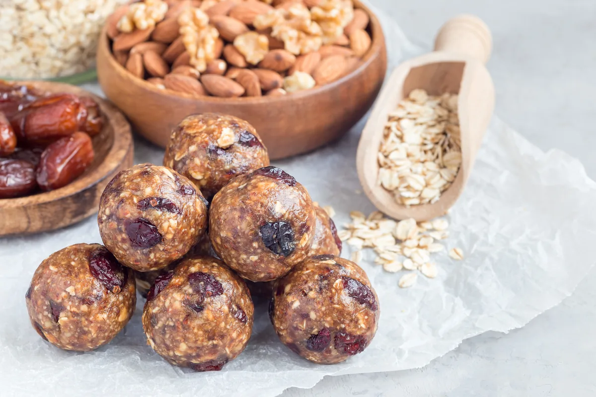 Energy Balls aus Datteln und Haferflocken