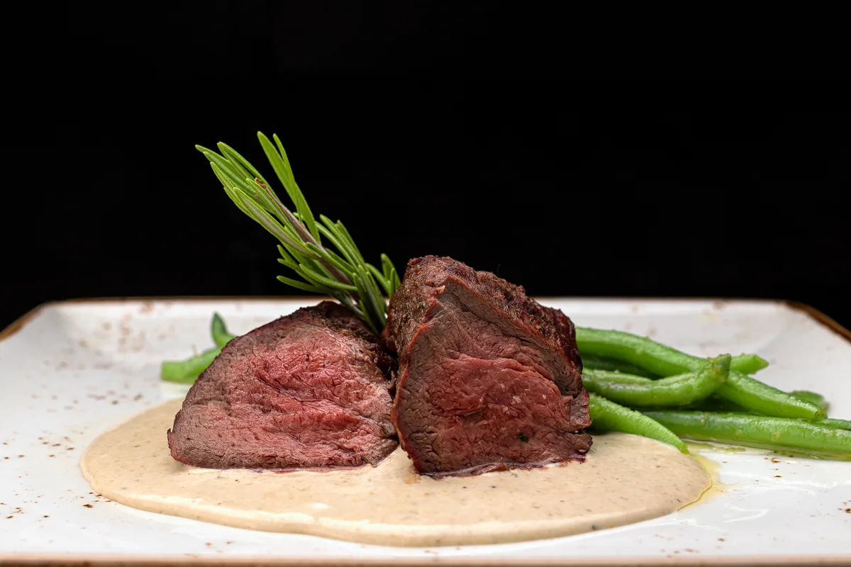 Rinderfilet mit grünem Spargel
