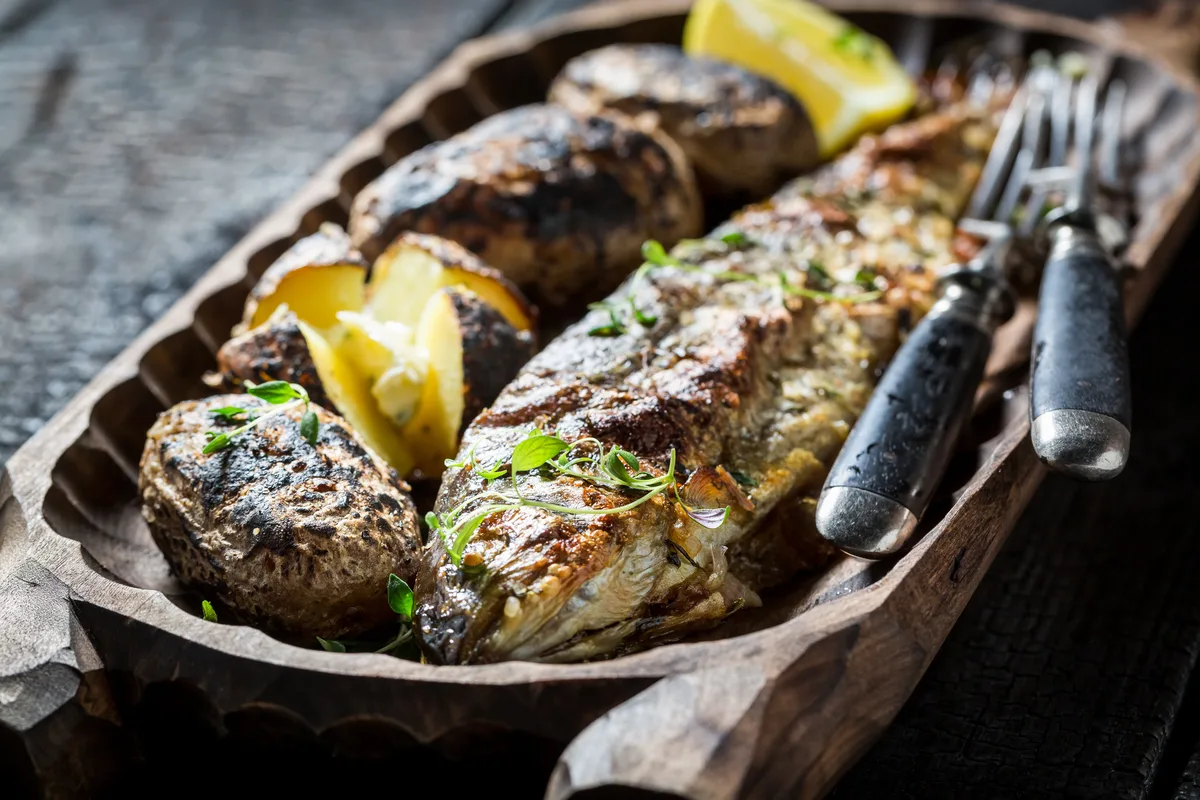 Forelle vom Grill mit Zitrone