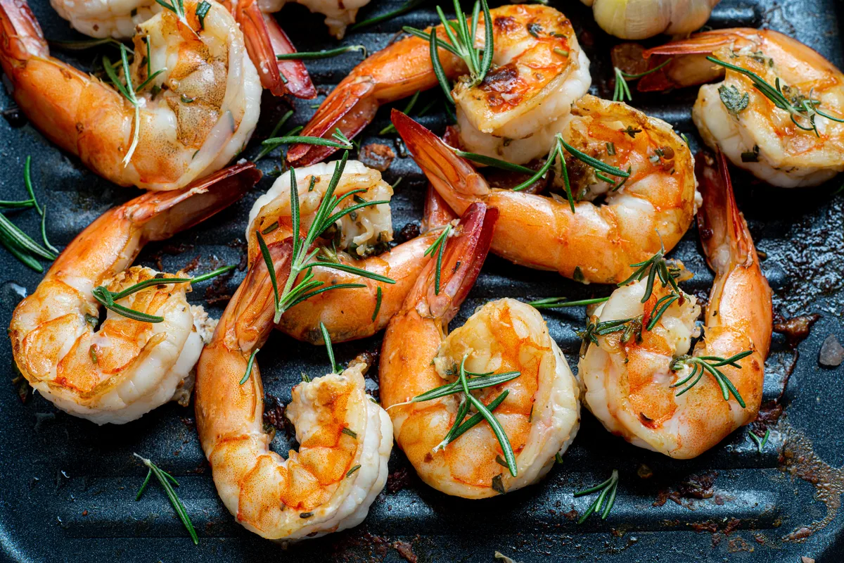 Gegrillte Garnelen mit Knoblauch und Zitrone