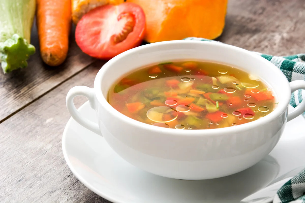 Klare Gemüsesuppe