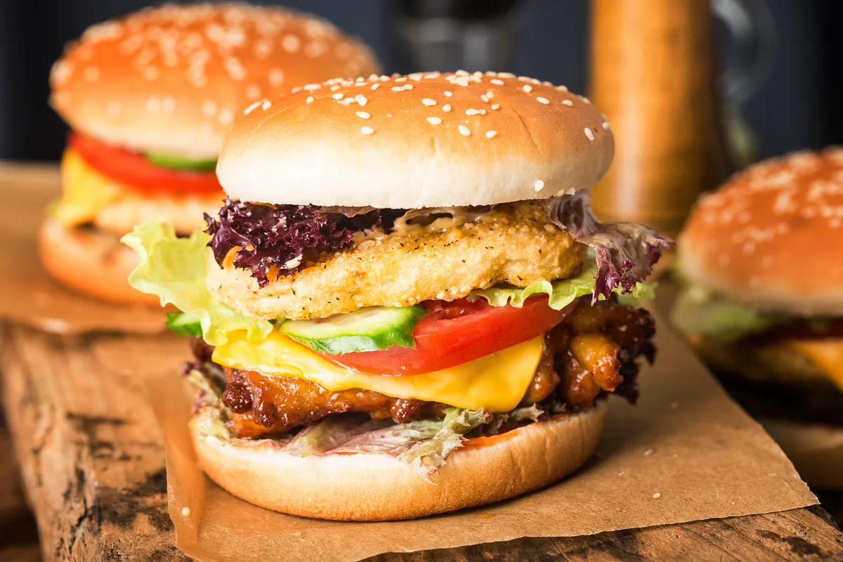 Knuspriger Hähnchen-Burger