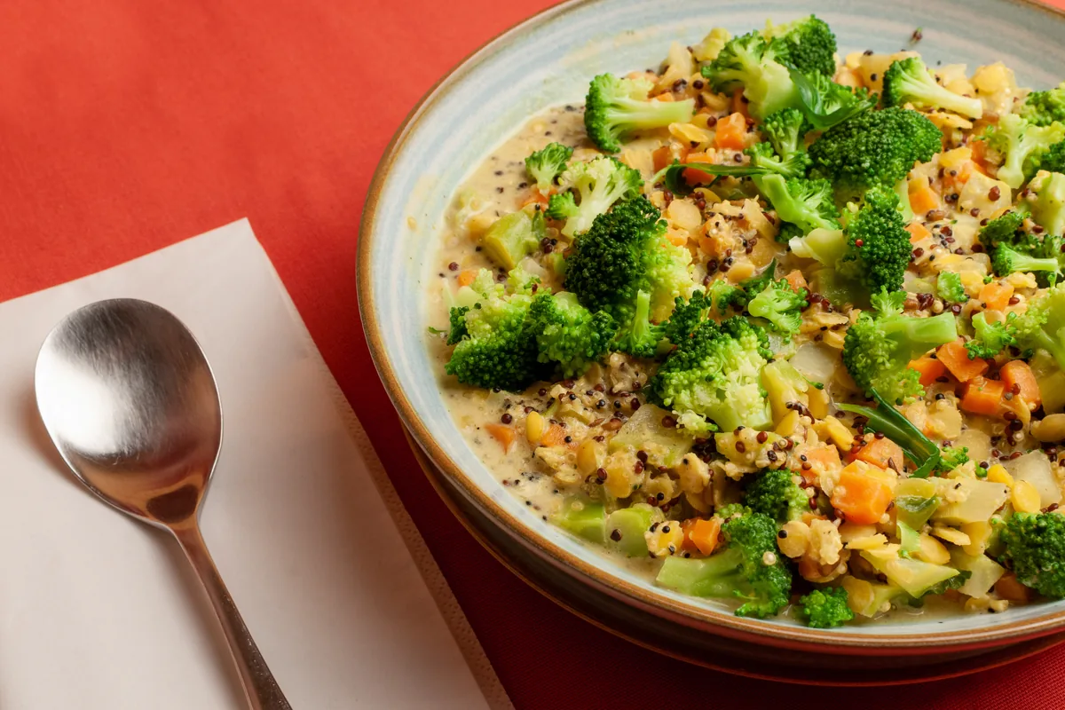 Kitchari mit Quinoa und Brokkoli