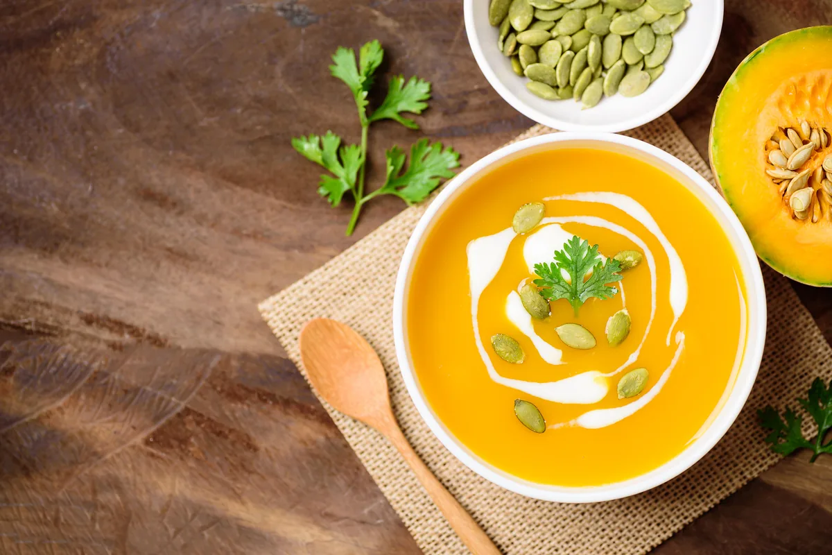 Kürbissuppe mit Ingwer und Kokosmilch