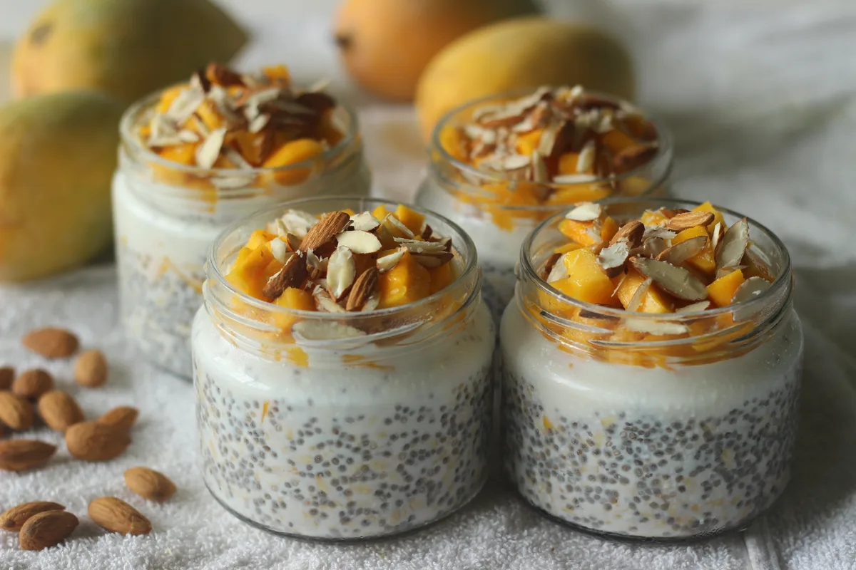 Overnight Oats mit Mango und Mandeln
