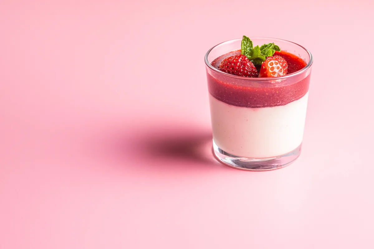 Panna cotta mit Erdbeersauce