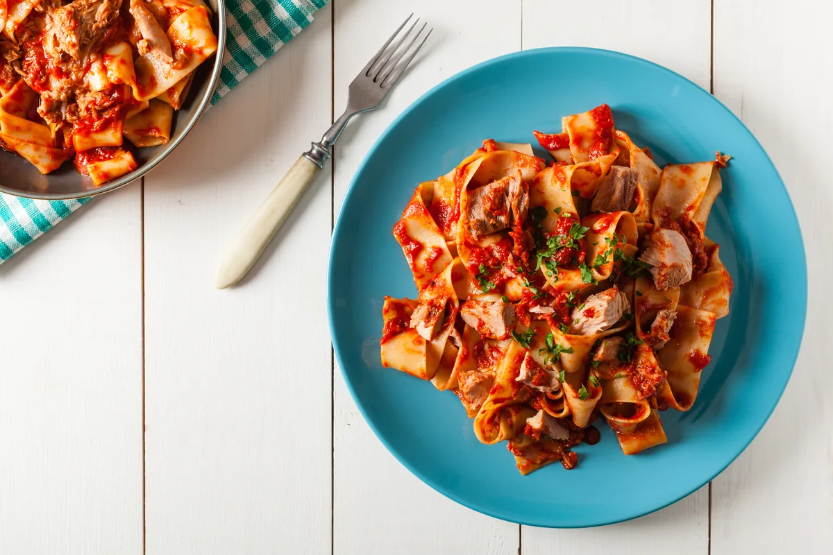 Pasta mit Thunfisch und Tomaten