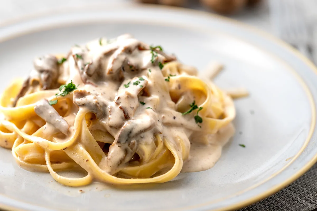Fettuccine mit Pilzrahmsauce