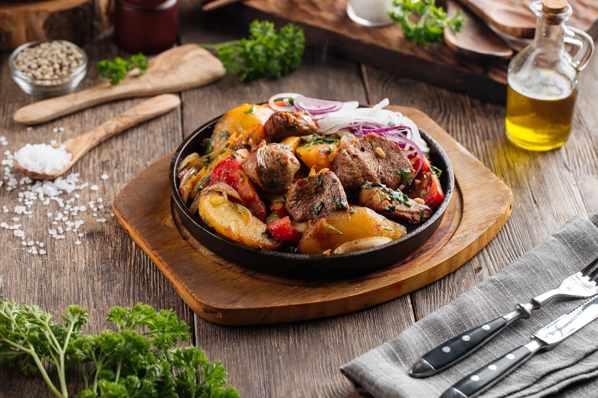 Geschmorter Rinderbraten mit Gemüse
