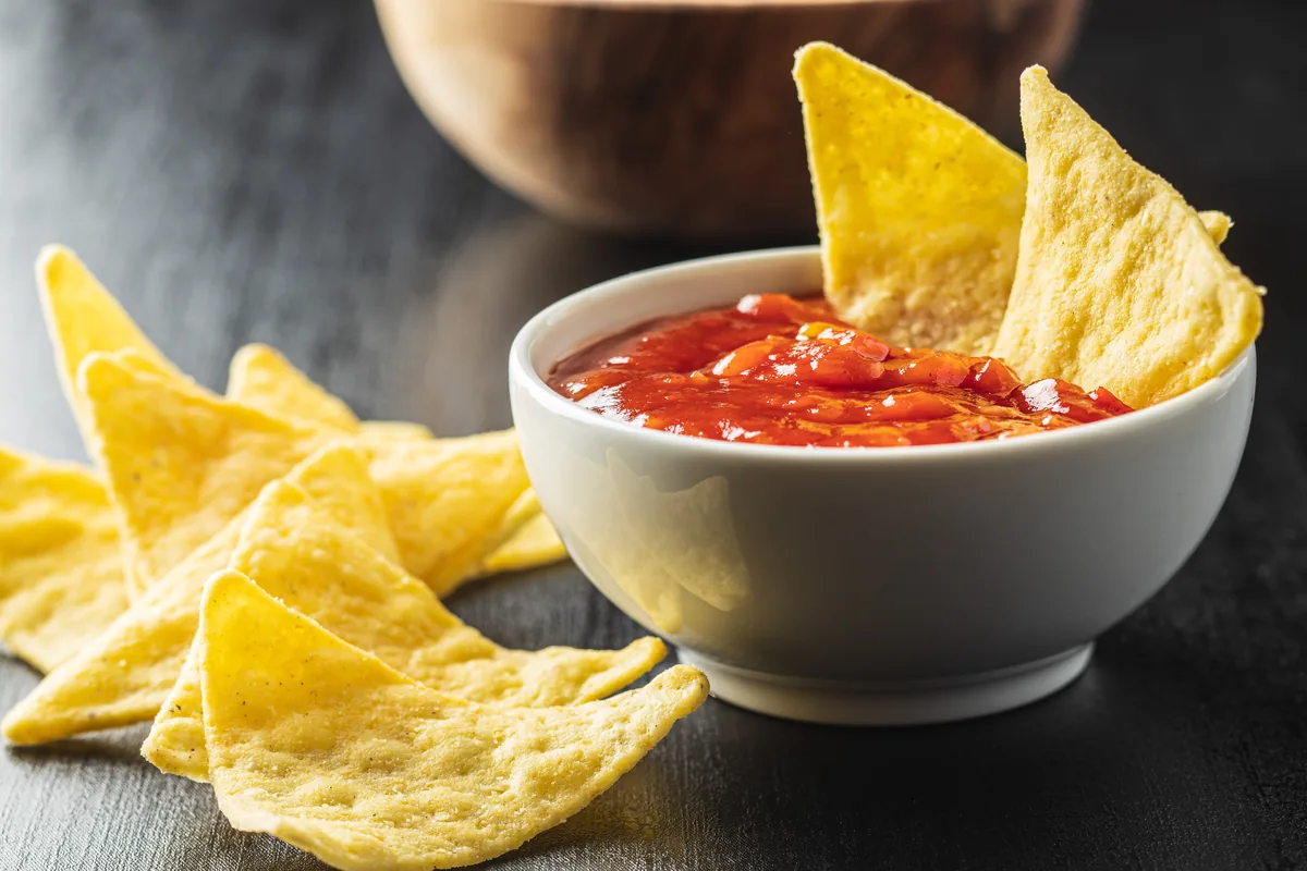 Tomatensalsa mit Tortilla-Chips