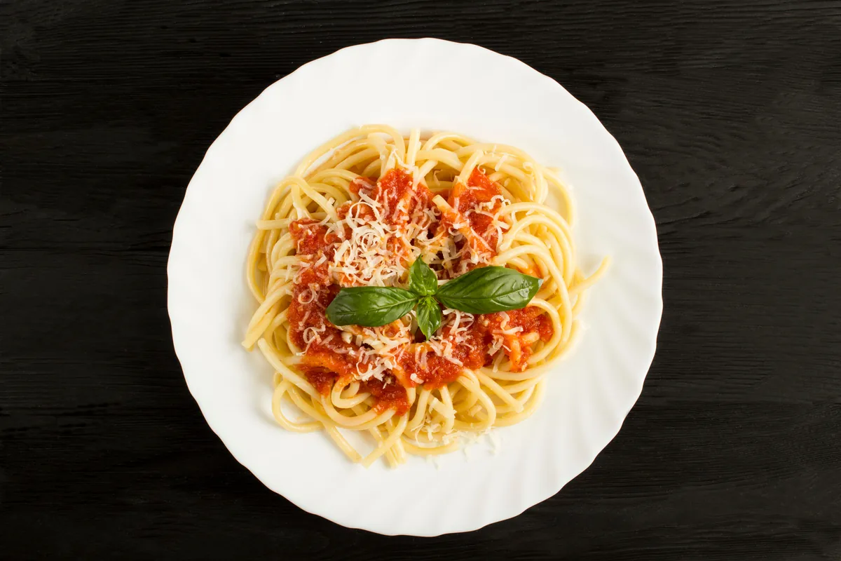 Spaghetti mit Tomatensoße