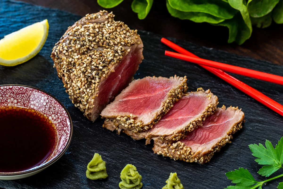 Thunfischsteak in Sesamkruste