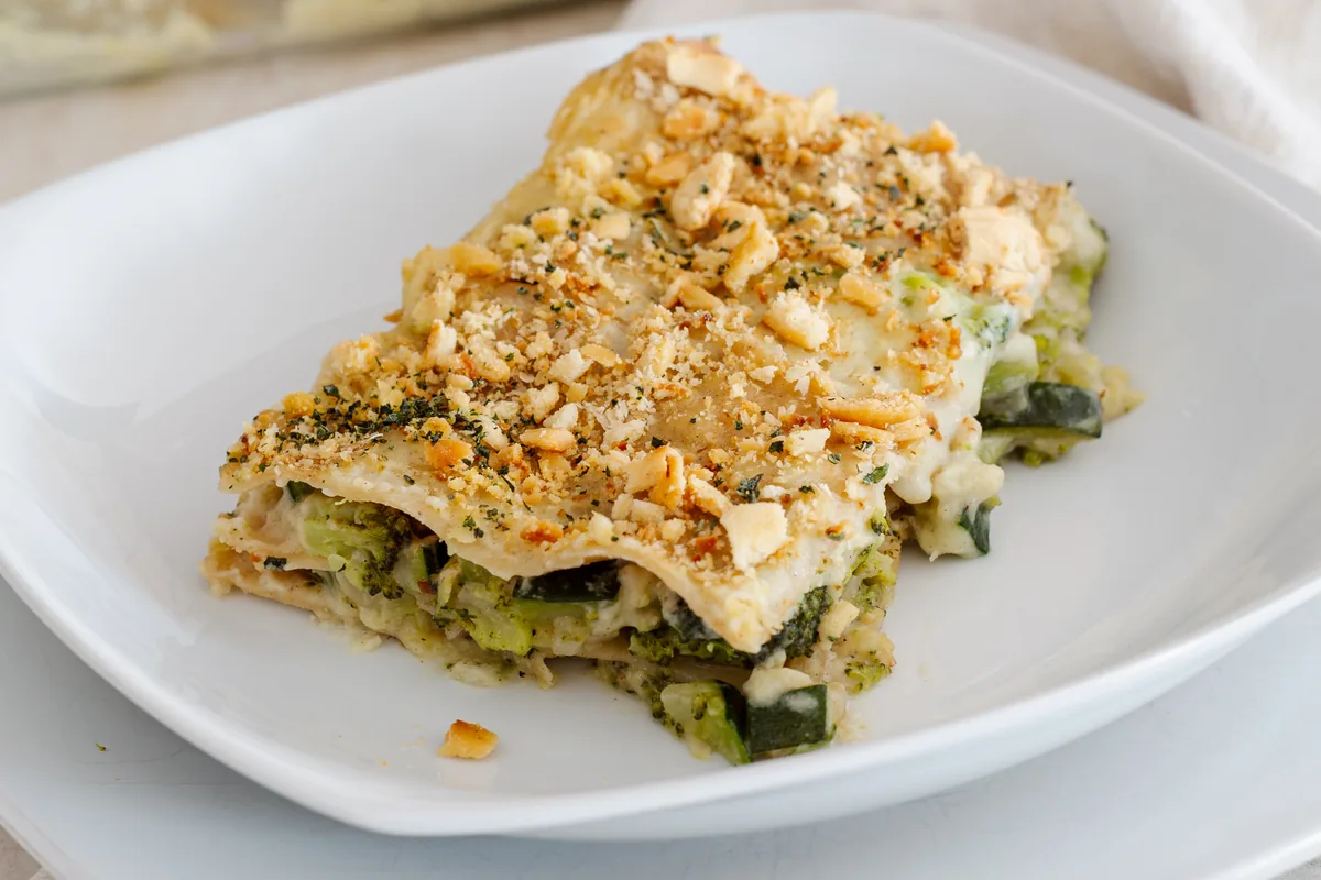 Vegane Lasagne mit Brokkoli und Zucchini
