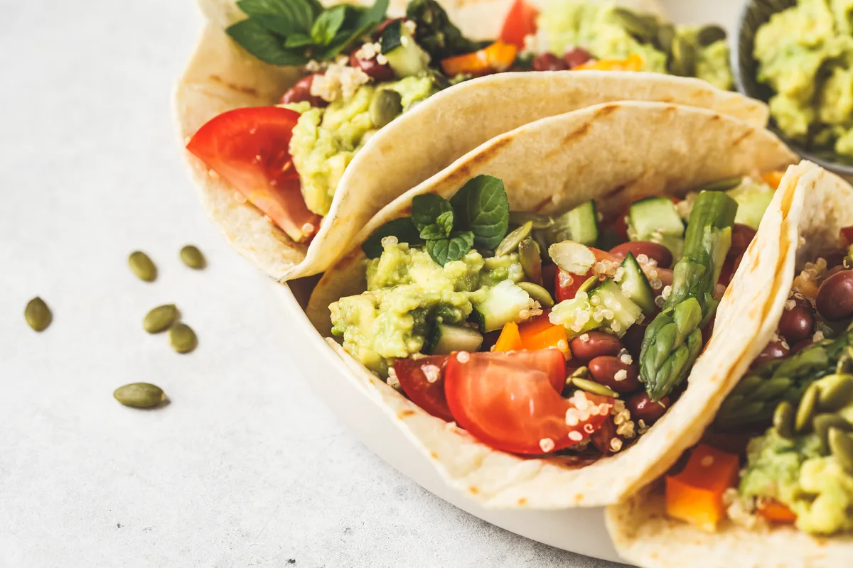Vegane Tacos mit Quinoa und Bohnen