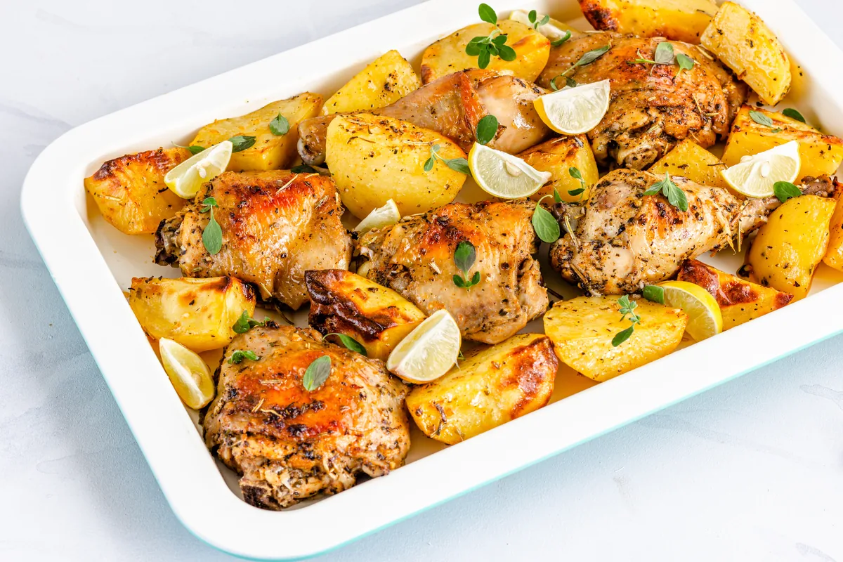 Griechisches Zitronenhähnchen mit Kartoffeln